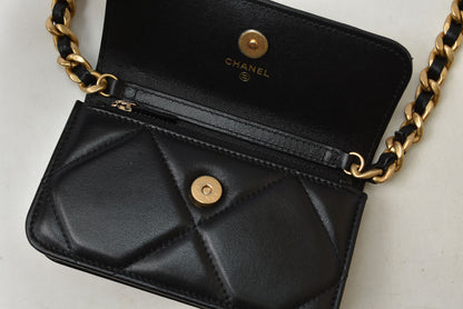 シャネル チェーンショルダーバッグ CHANEL AP2450 ポシェット シャネル19 AP2450 チェーンクラッチ ブラック レディース 【中古】