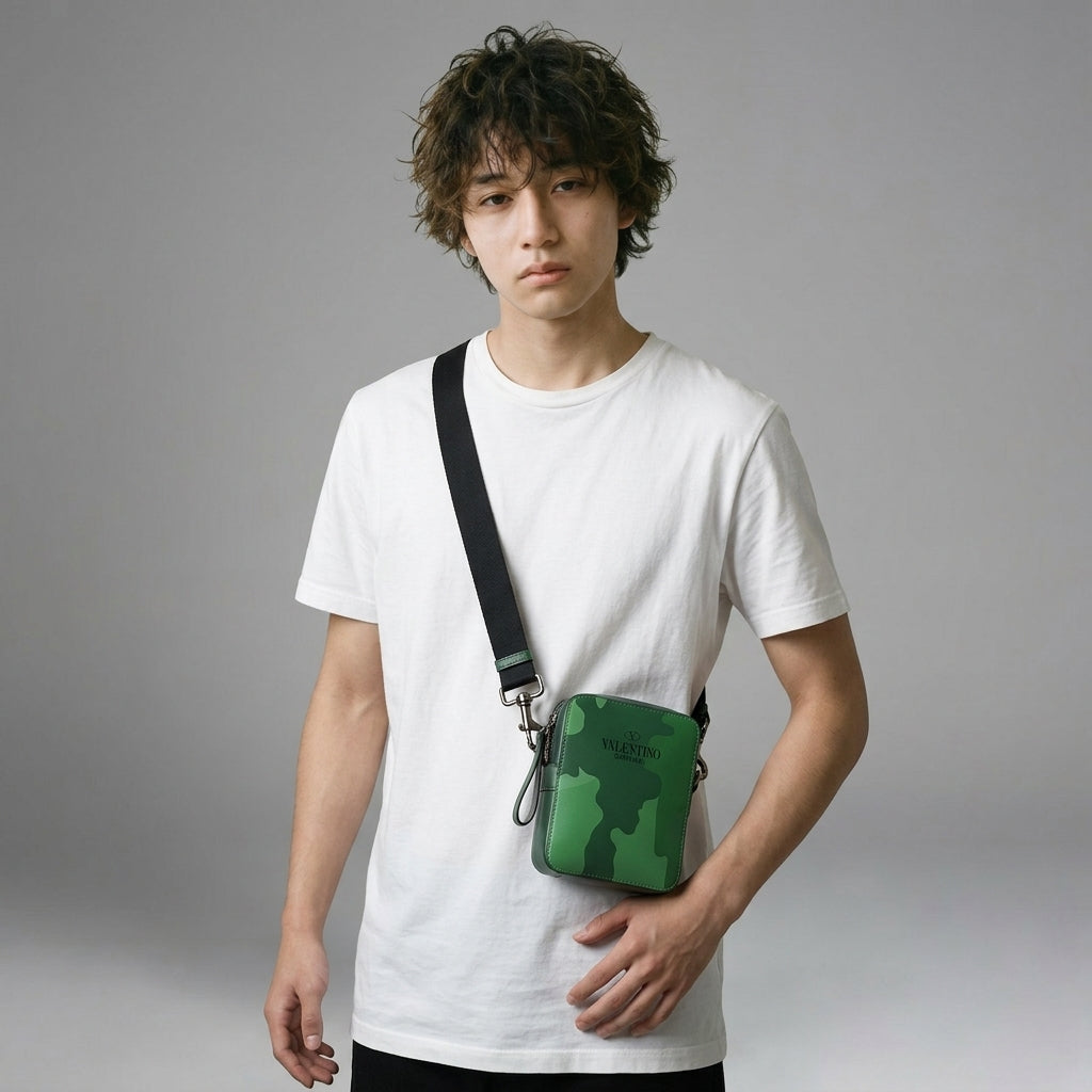 ヴァレンティノ ガラヴァーニ ショルダーバッグ レザー カモフラ グリーン ユニセックス VALENTINO GARAVANI【中古】