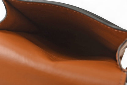 セリーヌ ショルダーバッグ/フォンポーチ トリオンフ ブラウン CELINE 10G332CQD 04LU PHONE POUCH WITH FLAP TAN スマホケース ユニセックス【中古】